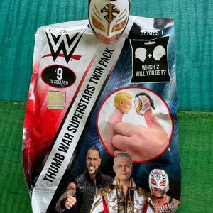 WWE Thumb War Superstars Rey Mysterio
